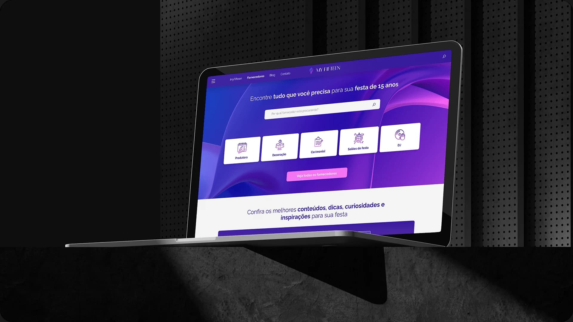 Site da plataforma My Fifteen em mockup de laptop