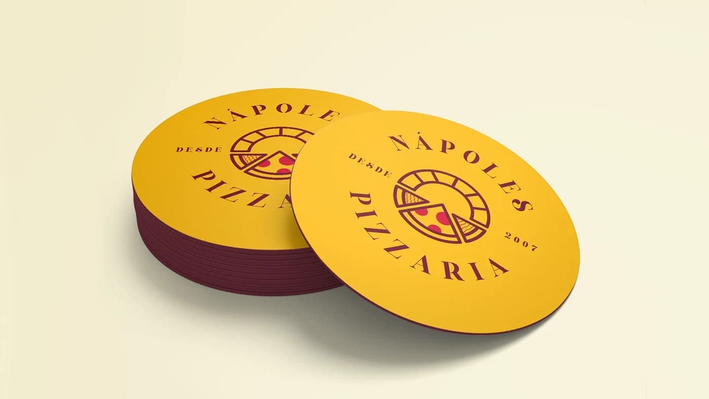 Bolachas de chope com a marca da Pizzaria Nápoles